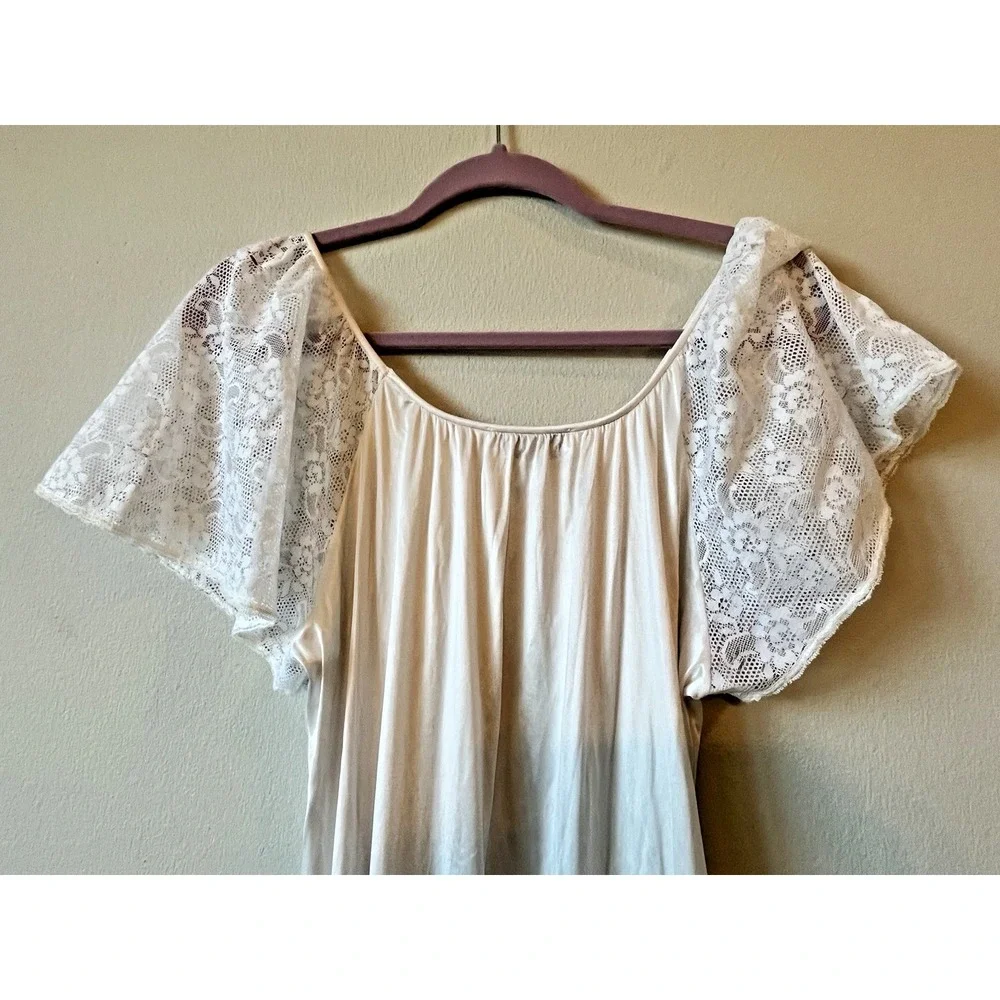Vintage Val Mode Ivory Full-length Nightgown Lingerie with Puffy Lace Sleeves